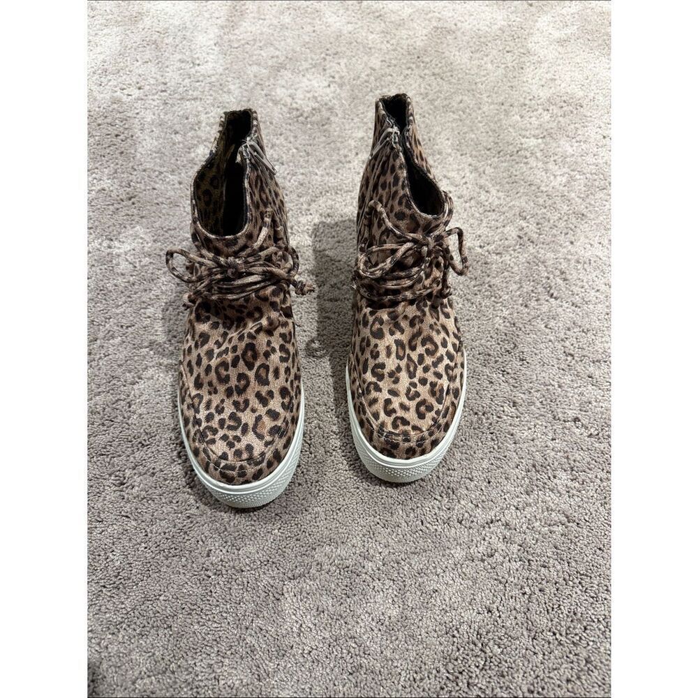 Very G leopard shoes size 10 great condition